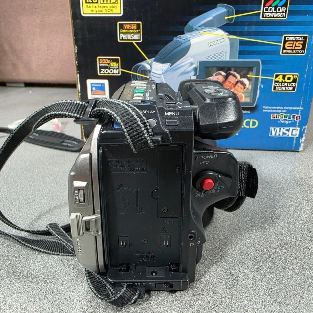Panasonic PV-L751 Camcorder VHS-C Palmcorder 300x Zoom Box-Working!